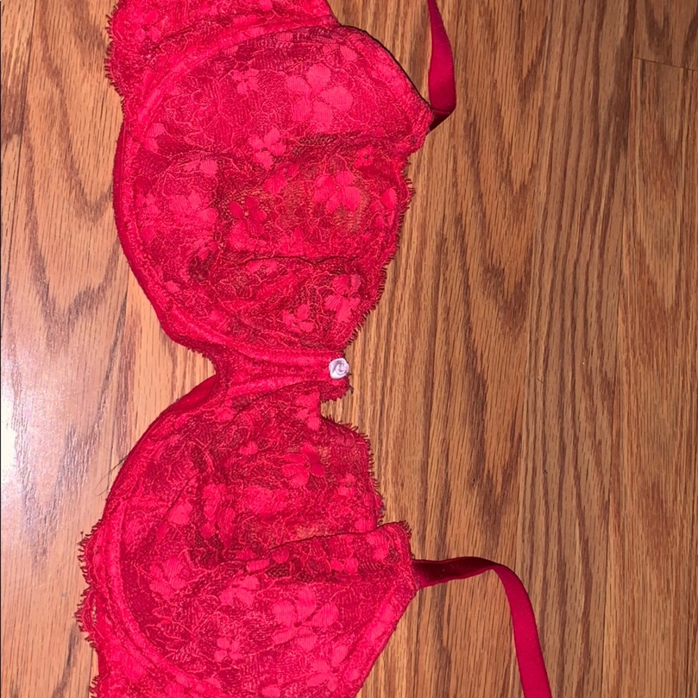 VICTORIAS SECRET size 38DD bra